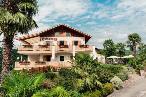 Tesimo House | Felsenegg: Oceanfront Retreat with Pet-Friendly Options