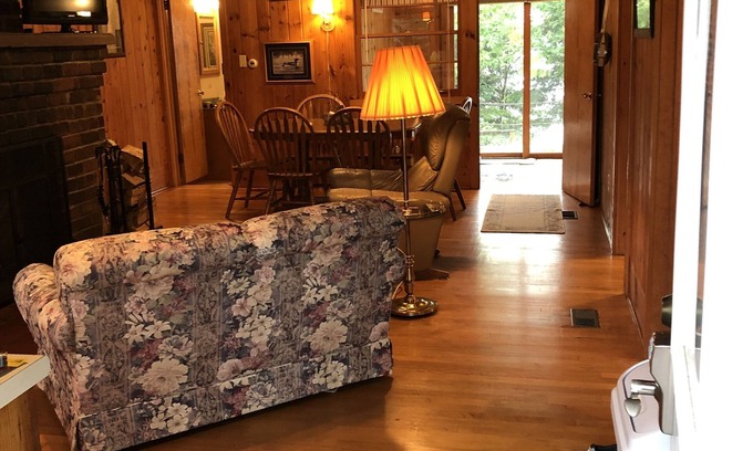 Lac du Flambeau Cabin | Lake View Retreat at Fence Lake with Family-Friendly Amenities