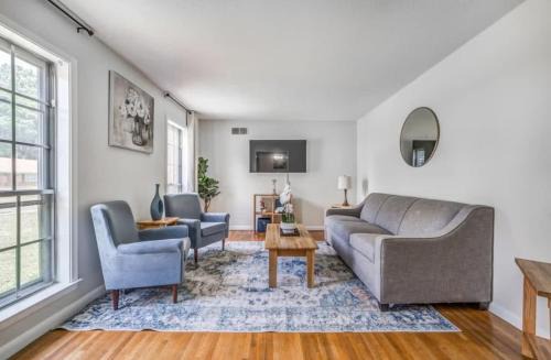 Parkway Village House | Pet-Friendly Parkway Village Pad with Fenced Yard Awaits