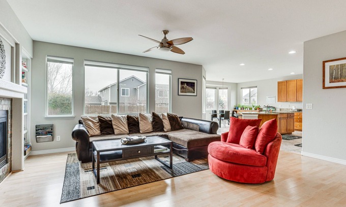Vista Ridge House | Pet-Friendly Group Retreat with Office, Gym & Spa Amenities