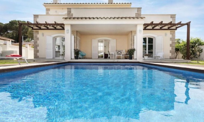 L'Escala House | Oceanfront Escape at Feng Shui by Interhome - Rated 10/10