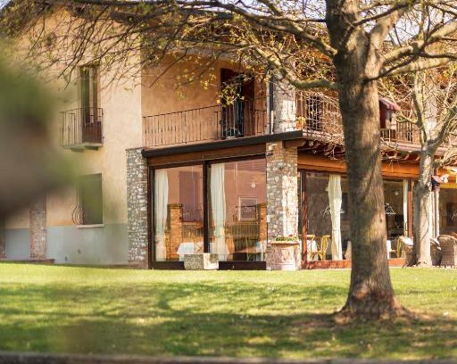 Pozzolengo House | Serene Fenil Conter Cottage & Suite with Oceanfront Views