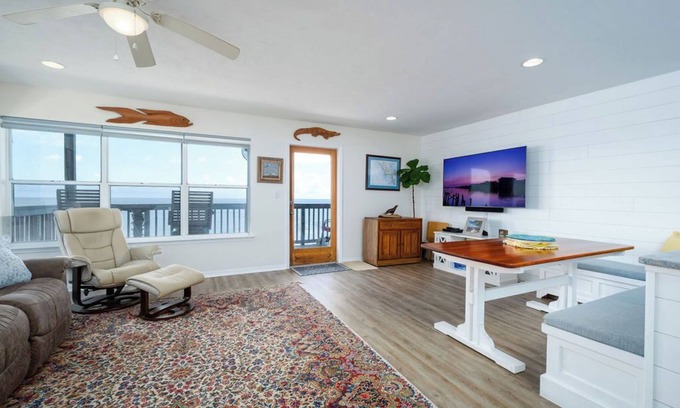 Cedar Key Condo | Elegant Old Fenimore Mill 1C with Pool and Gulf Views