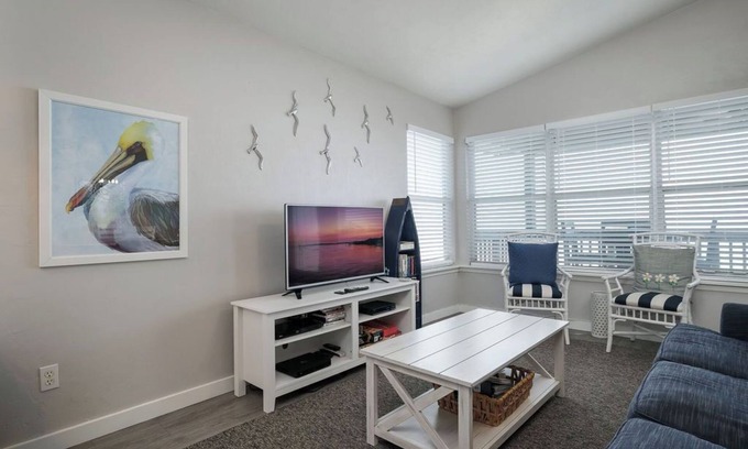 Cedar Key Condo | Gulffront Getaway: Pool, Hot Tub & Pet-Friendly Comfort!