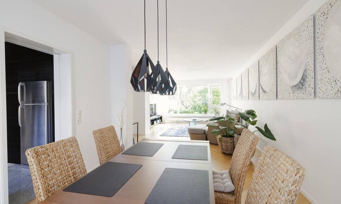 Neustadt an der Weinstrasse Apartment | Comfortable Ferienwohnung Hambacher Höhe with Kitchen Access