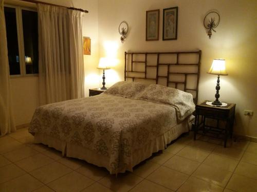 Santa Cruz House | Budget-Friendly Stay at Feria Exposición Condominio Nieves