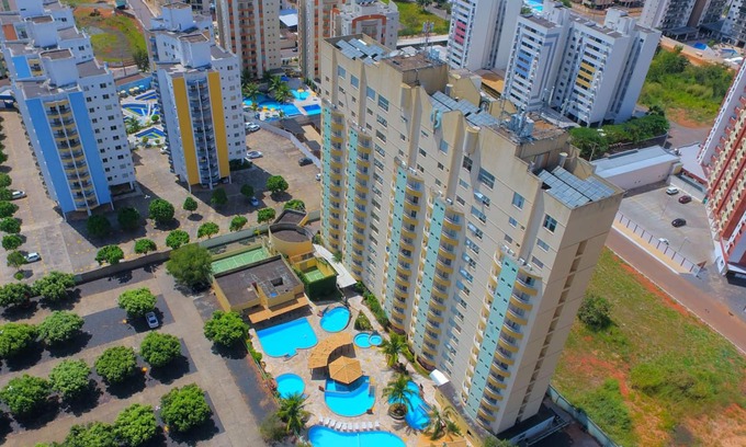 J Jeriquara Apartment | Pet-Friendly Getaway with Bathtub Accommodating Up to 7