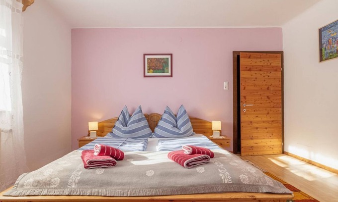 Bad Kleinkirchheim House | Experience Comfort at Ferien-almhaus Perfler with Ocean Views