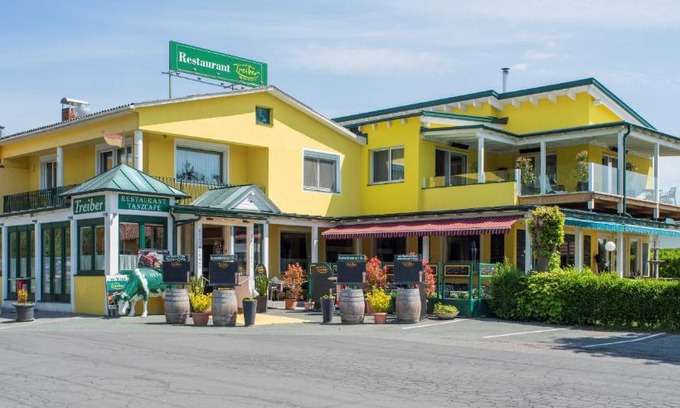 Bad Tatzmannsdorf Hotel | Pet-Friendly Retreat: Ferien beim Treiber Awaits You