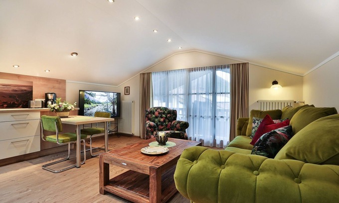 Ramsau bei Berchtesgaden Apartment | Scenic Ferienwohnung Nr. 4 with Balcony & Mountain Views
