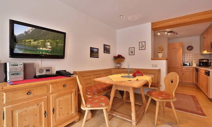 Ramsau Apartment | Comfortable Ferienwohnung Steinberg with Spa and Balcony