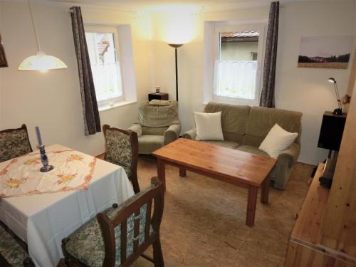 Lauf an der Pegnitz Apartment | Pet-Friendly Retreat near Messe with Breakfast Included