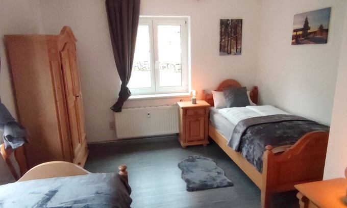 Geyer Apartment | Relax at the Cozy "geyernest" with Spa and Kitchen Access
