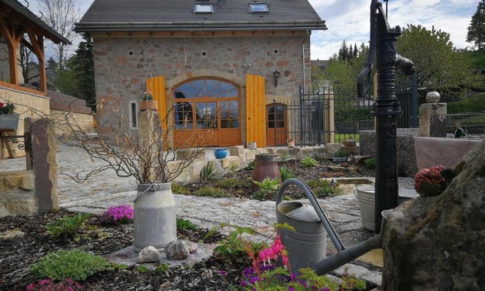 Altenberg House | Discover Family-Friendly Retreat at Ferien in der alten Scheune