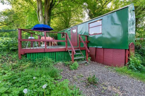 Ascheffel House | Cozy Ferien Tinyhaus im Tale: Family & Pet Friendly Escape