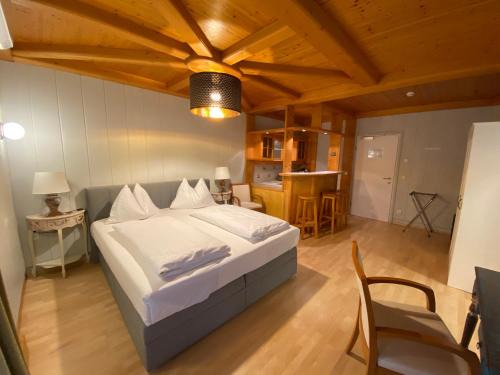Voecklabruck Apartment | Pet-Friendly Ferienapartement Liebling with Pool Access
