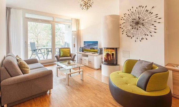 Binz Apartment | Beachside Retreat with Balcony & Fireplace - 9.8 Rated