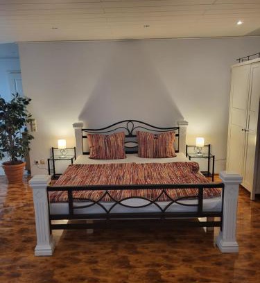 Beilstein Apartment | Pet-Friendly Ferienapartment Schlummerhausen with Breakfast