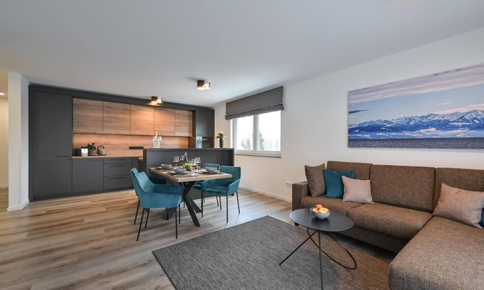 Waggershausen Apartment | Top-Rated Ferienappartementhaus Stock with Spa & Kitchen