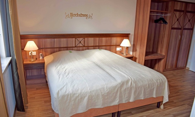 Rugen Island Apartment | Cozy Ferienappartement Abendrot with Balcony & Spa Access