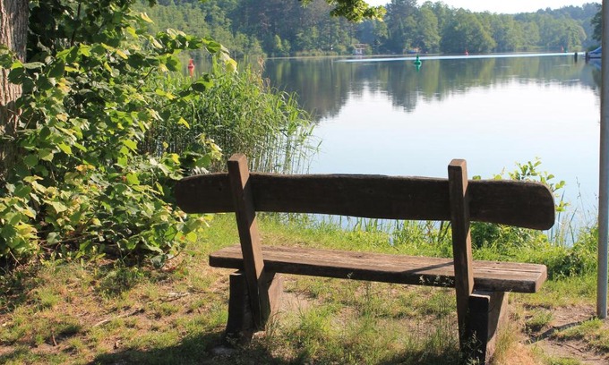 Schorfheide Apartment | Pet-Friendly Ferienappartements am See with Breakfast Included