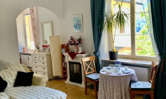Berchtesgaden Apartment | Cozy Ferienappartment for Two with Bathtub & Kitchen Access