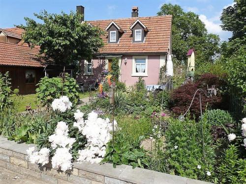 Simmershofen House | Family-Friendly Retreat at Ferienbauernhof Storchenhäusle