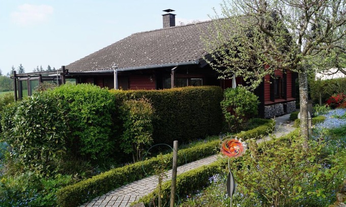 Reidenhausen Apartment | Pet-Friendly Ferienchalet Rehblick with Ocean View