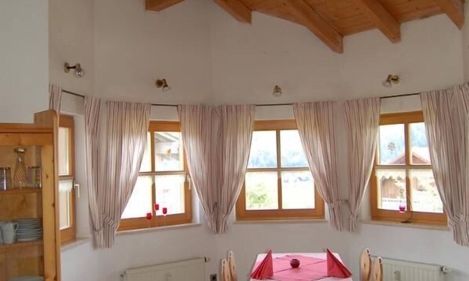 Bayerisch Eisenstein Apartment | Nature Retreat with Gallery Bedrooms and Breakfast Included