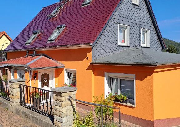 Koenigstein Apartment | Pet-Friendly Feriendomizil Elbsandsteingebirge Awaits You