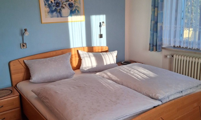 Friedenfels Apartment | Relax in Feriendomizil: Nature Park Retreat with Balcony