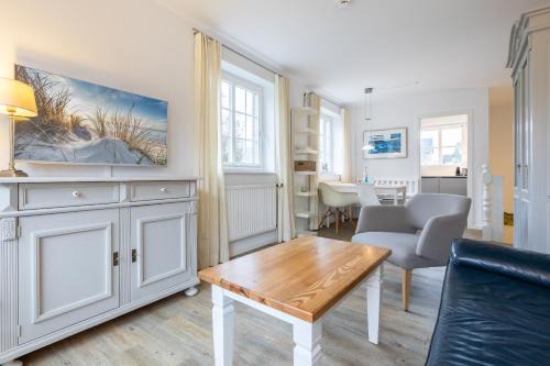 Wenningstedt-Braderup Apartment | Family-Friendly Feriendomizil App 7 with Private Pool