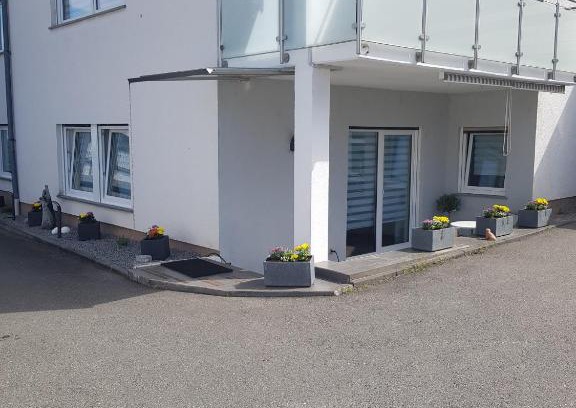 Kleinbreitenbach Apartment | Discover Feriendomizil Bauer: Pet & Child-Friendly Retreat