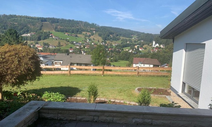 Warmensteinach House | Pet and Child Friendly Retreat at Feriendomizil Köngisheide Blick