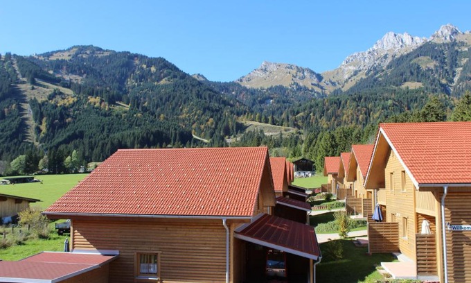 Hoefen Apartment | Relax at Feriendorf am Hahnenkamm - 4-Star Family Retreat