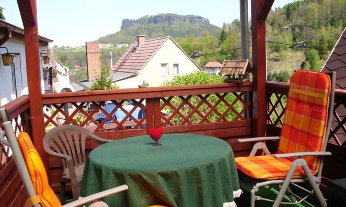 Pfaffendorf House | Delightful House am Stein: Family-Friendly Retreat in Königstein