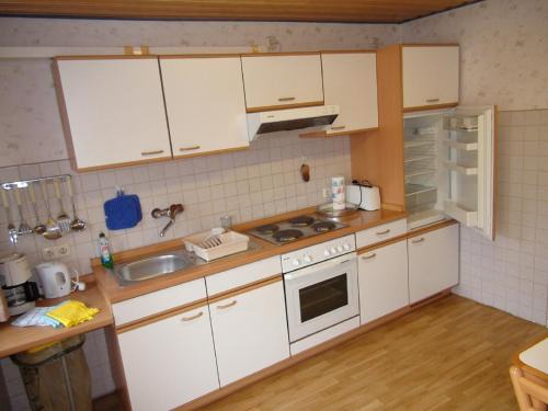 Saalburg-Ebersdorf Apartment | Pet-Friendly Retreat at Feriengut Dietzsch - Rated 8/10