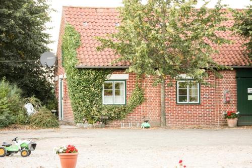 Gohl Apartment | Family-Friendly Retreat at FerienGut Gaarz - Stellmacherei 27