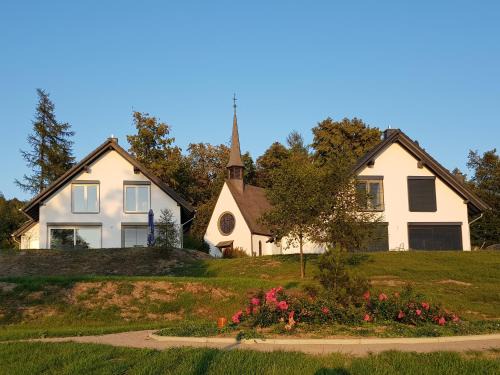 Gellinghausen House | Discover Ferienhäuser Hoher Knochen with Oceanfront Views
