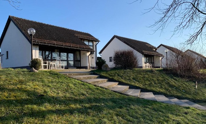 Naumburg Apartment | Discover Ferienhäuser im Max-Klinger Weinberg Retreat