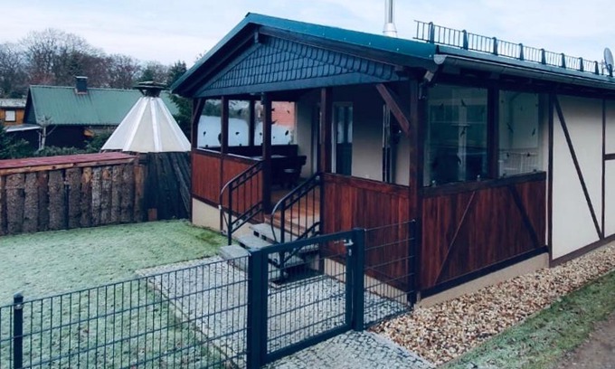 Thale House | Allrode Retreat: Family-Friendly Homes with Spa & Dining