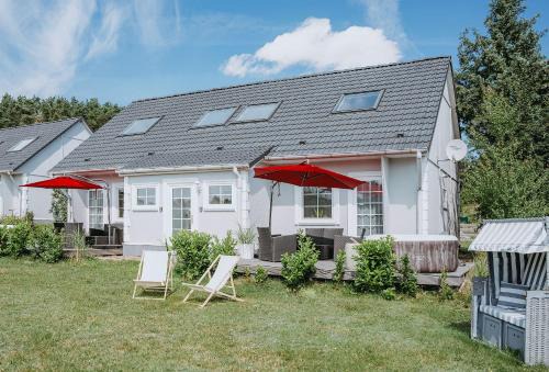 Luetow House | Inviting Ferienhäuser Insel Usedom Haus Jojo with Hot Tub