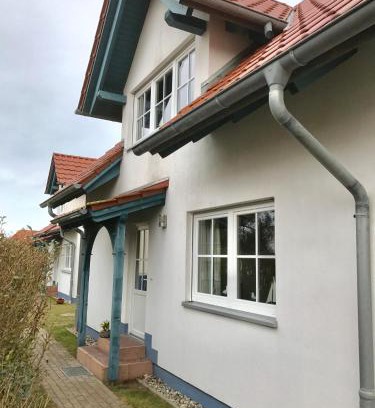 Insel Poel Apartment | Oceanfront Ferienhäuser Liethmann Haus 4: Guest Rated 9.2