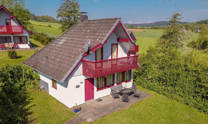 Seepark Kirchheim House | Cozy 3 Bedroom Retreat in Kirchheim/Hessen with Spa