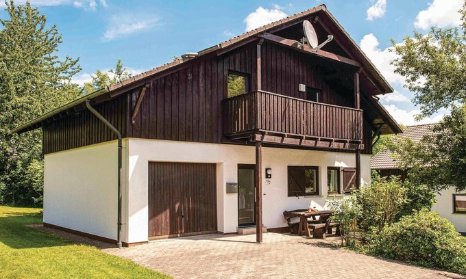 Ferienpark Himmelberg House | Spacious 4-Bedroom Retreat Near Lake in Thalfang