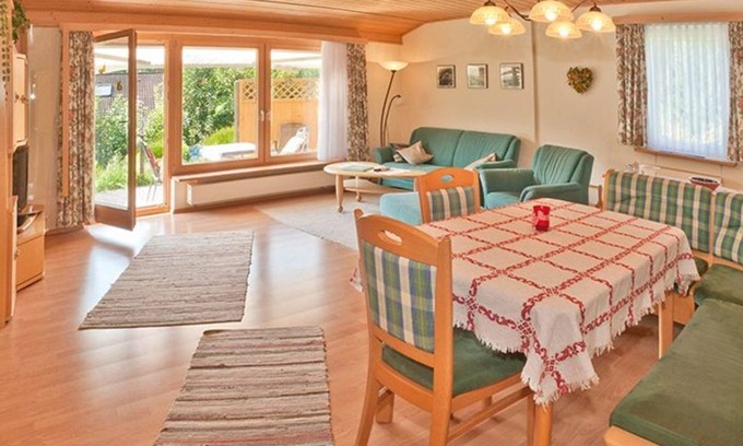 Schwarzenbach House | Ocean View Retreat: Family-Friendly Getaway at Weissensee