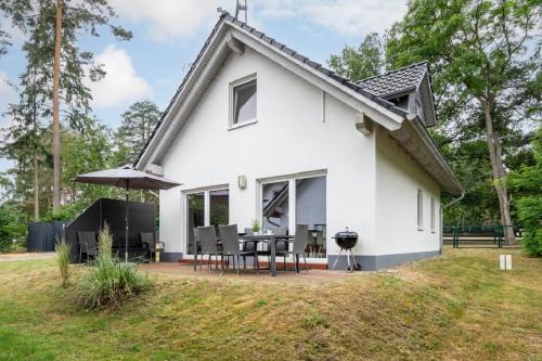 Plau am See House | Pet and Child Friendly Getaway at Ferienhaus Alpaka