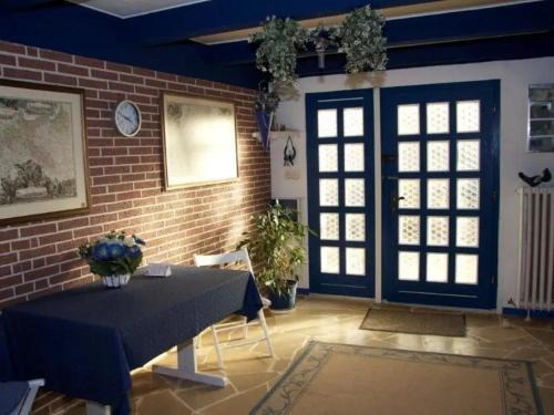 Wittmund House | Cozy Retreat at Alte Grundschule Berdum - Family & Pet Friendly