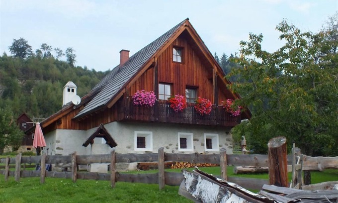 Neumarkt in Steiermark Other | Cozy Ferienhaus "alte Schmiede" with Spa & Family Amenities