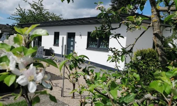 Andernach House | Stellar Stay at Ferienhaus am Apfelbaum - 4 Star Rating